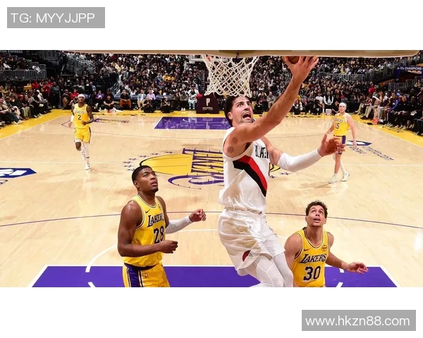 残阵湖人14分完败！里夫斯41+5杀红眼，杨瀚森出场时间创新高